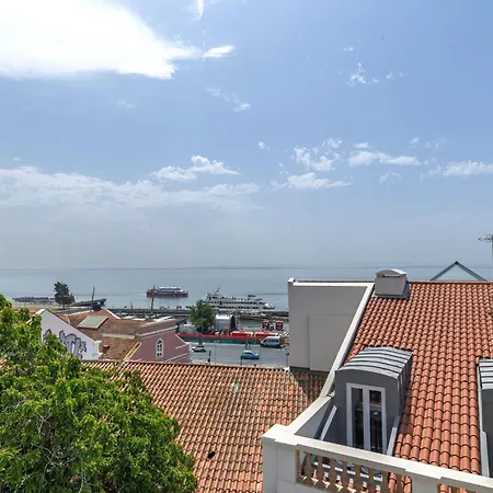 Penthouse On The Tagus In Alfama By Lovelystay Apartment Lissabon